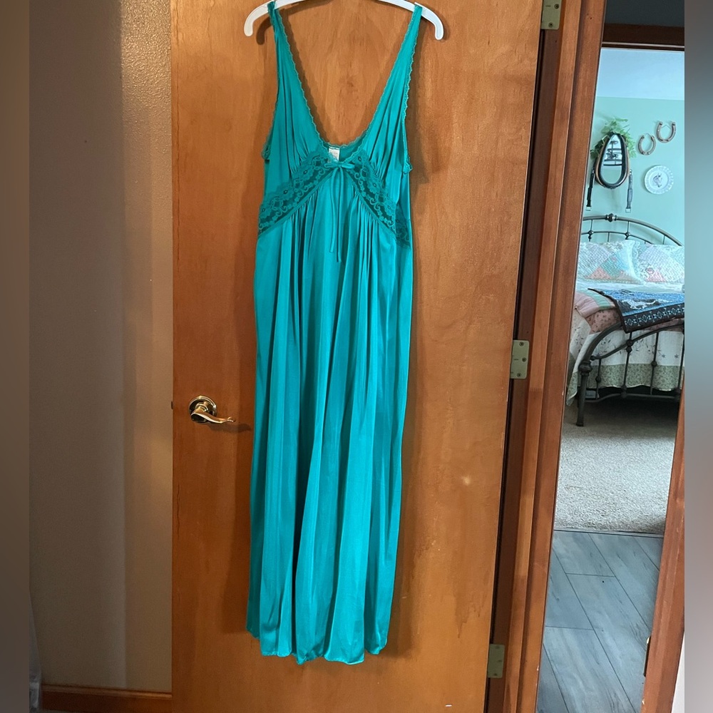 Vintage teal Petra Fashions size large nightgown